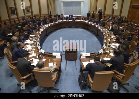 (150416) -- WASHINGTON D.C., 16 aprile 2015 -- la riunione dei ministri delle Finanze e dei governatori delle banche centrali dei BRICS (Brasile, Russia, India, Cina e Sud Africa) si tiene a Washington D.C., capitale degli Stati Uniti, 16 aprile 2015. ) US-WASHINGTON D.C.-BRICS-MEETING YinxBogu PUBLICATIONxNOTxINxCHN Washington D C 16 aprile 2015 la riunione del ministro delle finanze e dei governatori delle banche centrali dei BRICS Brasile Russia India Cina e Sudafrica È eroe a Washington D C capitale degli Stati Uniti 16 aprile 2015 U.S. Washington D C BRICS Meeting YinxBogu PUBLICATIONxNOTxINXCHN Foto Stock