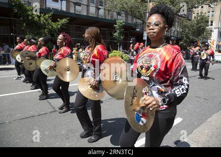 41° Parata annuale dell'India Day su Madison Avenue a New York City nel 2023. I veterani panamani marciano nella parata. Foto Stock