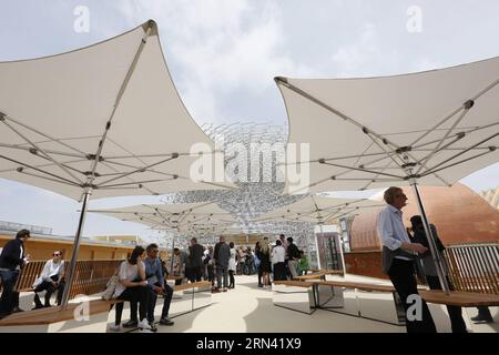 (150502) -- MILANO, 2 maggio 2015 -- foto scattata il 2 maggio 2015 mostra la terrazza del padiglione del Regno Unito all'Expo 2015 di Milano, Italia. L'Expo di Milano durerà fino a ottobre 31 e si prevede che attirerà oltre 20 milioni di visitatori). ITALIA-MILANO-EXPO YexPingfan PUBLICATIONxNOTxINxCHN Milano 2 maggio 2015 foto scattata IL 2 maggio 2015 mostra la Terrazza del Padiglione UK A Milano EXPO 2015 a Milano Italia l'EXPO di Milano durerà fino a ottobre 31 e dovrebbe attrarre oltre 20 milioni di visitatori Italia Milano EXPO YexPingfan PUBLICATIONxNOTxINxCHN Foto Stock