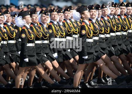 (150509) -- MOSCA, 9 maggio 2015 -- la Scuola militare Suvorov partecipa alla parata militare che segna il 70° anniversario della vittoria nella grande guerra Patriottica a Mosca, in Russia, 9 maggio 2015. )(wjq) RUSSIA-MOSCA-GIORNO DELLA VITTORIA PARATA PavelxBednyakov PUBLICATIONxNOTxINxCHN Mosca 9 maggio 2015 la Scuola militare Suvorov partecipa alla Parata militare che segna il 70° anniversario della Vittoria nel grande Patriottico è stato a Mosca Russia 9 maggio 2015 wjq Russia Mosca Parata del giorno della Vittoria PavelxBednyakov PUBLICATIONxNOTxINxCHN Foto Stock