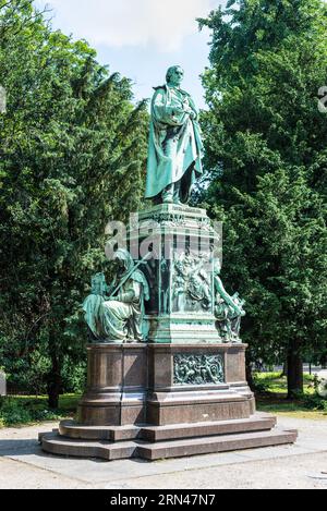 Dusseldorf, Germany - June 2, 2022: The Peter von Cornelius statue. The monument to the famous German painter Peter von Cornelius was designed by scul Stock Photo