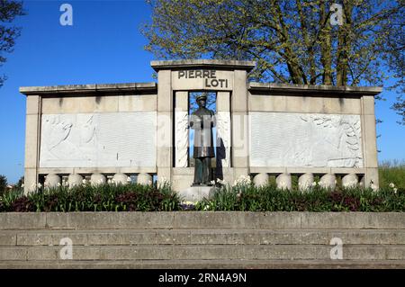 Monumento in omaggio a Pierre Loti. Square Trivier. Rochefort, Charente-Maritime, Francia Foto Stock