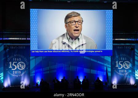 Bill Gates, cofondatore di Microsoft e co-presidente della Fondazione Bill e Melinda Gates, tiene un video discorso durante la cerimonia di apertura della celebrazione del 150° anniversario dell'ITU a Ginevra, in Svizzera, il 17 maggio 2015. SVIZZERA-GINEVRA-ITU-150° ANNIVERSARIO XuxJinquan PUBLICATIONxNOTxINxCHN Foto Stock