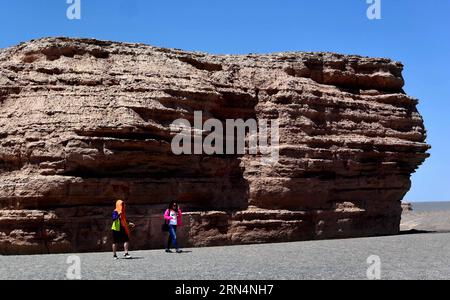 DUNHUANG, 24 maggio 2015 -- la foto scattata il 24 maggio 2015 mostra una forma di terra di yardang a forma di parete al Dunhuang Yardang National Geopark a Dunhuang, nella provincia del Gansu della Cina nord-occidentale. ) (mp) CHINA-GANSU-DUNHUANG-YARDANG LANDFORMS (CN) WangxSong PUBLICATIONxNOTxINxCHN Dunhuang 24 maggio 2015 foto scattata IL 24 maggio 2015 mostra una forma di terra Yardang a forma di parete AL Dunhuang Yardang National Geopark Di Dunhuang nella provincia del Gansu nella Cina nordoccidentale MP China Gansu Dunhuang Dunhuang Dunhuang Dunhuang Dunhuang Dunhuang Yardang Land Forms CN WangxSong PUBLICATIONCHN Foto Stock