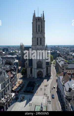 Piazza San Bavo e Cattedrale di San Bavo, Cattedrale di Sint Baafs a Gand, Fiandre, Belgio Foto Stock