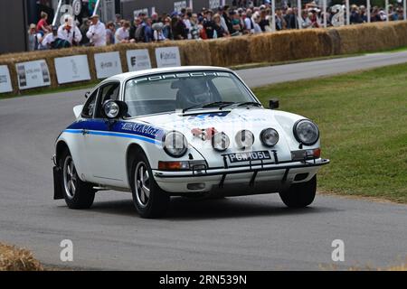 Ryan Champion, Porsche Carrera RS 2700cc, 75 anni di Porsche, 60 anni della 911, con la sua forma iconica la 911 ha partecipato quasi a tutti Foto Stock