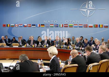 (150624) -- BRUXELLES, 24 giugno 2015 -- la riunione dei ministri della difesa si tiene presso la sede della NATO a Bruxelles, in Belgio, 24 giugno 2015. ) (Djj) RIUNIONE DELLA DIFESA BELGIO-BRUXELLES-NATO ZhouxLei PUBLICATIONxNOTxINxCHN 150624 Bruxelles 24 giugno 2015 la riunione del ministro della difesa È eroe PRESSO il quartier generale della NATO a Bruxelles Belgio 24 giugno 2015 djj Belgio Bruxelles NATO riunione della difesa ZhouxLei PUBLICATIONxNOTxINxCHN Foto Stock