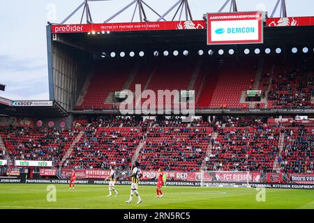 Enschede, Paesi Bassi. 31 agosto 2023. ENSCHEDE, PAESI BASSI - AGOSTO 31: Gli ospiti vuoti si trovano all'interno dello stadio durante la partita Play-Off Leg 2 della UEFA Europa Conference League tra FC Twente e Fenerbahce al De Grolsch veste il 31 agosto 2023 a Enschede, Paesi Bassi. (Foto di Joris Verwijst/Orange Pictures) credito: Orange Pics BV/Alamy Live News Foto Stock