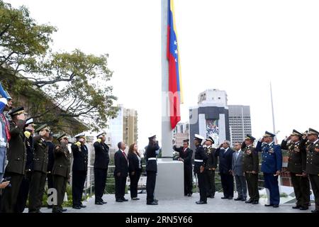 AKTUELLES ZEITGESCHEHEN Venezuela: Unabhängigkeitstag (150705) -- CARACAS, 5 luglio 2015 -- soldati issano la bandiera nazionale venezuelana per commemorare il 204° anniversario del giorno dell'indipendenza venezuelana, a Caracas, Venezuela, il 5 luglio 2015. Zurich mar Campos/AVN) (vf) VENEZUELA-CARACAS-INDEPENDENCE DAY-ANNIVERSARY e AVN PUBLICATIONxNOTxINxCHN News eventi attuali Venezuela Independence Day 150705 Caracas 5 luglio 2015 soldati issano la bandiera nazionale venezuelana per commemorare il 204 ° anniversario della giornata dell'indipendenza venezuelana a Caracas Venezuela IL 5 luglio 2015 Foto Stock