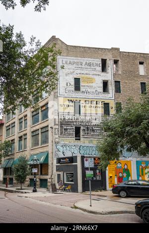 Daanook è il cibo di strada più caldo di Winnipeg, gestito da una famiglia di rifugiati siriani, nello storico distretto di Exchange, Winnipeg, provincia di Manitoba, Canada Foto Stock