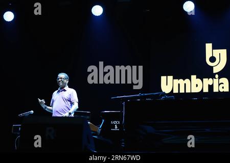 Il musicista Herbie Hancock si esibisce sul palco a Perugia, in Italia, il 14 luglio 2015. I musicisti Chick Corea e Herbie Hancock si sono esibiti insieme sul palco durante l'Umbria Jazz a Perugia. Il festival dura dal 10 al 19 luglio). (Zjy) ITALY-PERUGIA-UMBRIA JAZZ JinxYu PUBLICATIONxNOTxINxCHN il musicista Herbie Hancock si esibisce SUL palco a Perugia Italia 14 luglio 2015 i musicisti CHICK Corea e Herbie Hancock si esibiscono insieme SUL palco durante l'Umbria Jazz a Perugia lo scorso Festival dal 10 al 19 luglio zjy Italia Perugia Umbria Jazz JinxYu PUBLICATIONxNOTxINxCHN Foto Stock