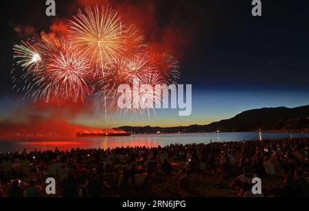 VANCOUVER (CANADA), 29 luglio 2015 -- il Team Brazil mostra il suo spettacolo pirotecnico durante la 25a celebrazione della luce a English Bay a Vancouver, Canada, 29 luglio 2015. L'annuale Celebration of Light mette in mostra la squadra brasiliana con fuochi d'artificio a tema olimpico sul cielo alla English Bay di Vancouver il mercoledì. Quest'anno il concorso fuochi d'artificio comprende la squadra Cina, Brasile e Canada. ) CANADA-VANCOUVER-CELEBRAZIONE DELLA SQUADRA DI LUCI BRASILE LiangxSen PUBLICATIONxNOTxINxCHN Vancouver Canada luglio 29 2015 il Team Brazil presenta il suo spettacolo pirotecnico durante la 25a celebrazione della luce A English Bay in Foto Stock