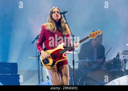 Johanna Söderberg di First Aid Kit on the Mountain Stage al Green Man Festival in Galles, Regno Unito, agosto 2023. Foto: Rob Watkins Foto Stock