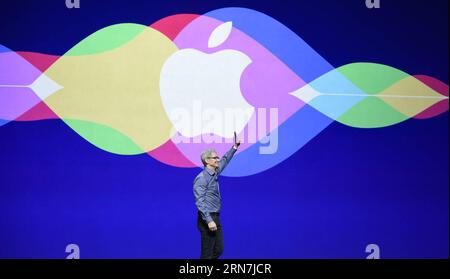 (150909) -- SAN FRANCISCO, 9 settembre 2015 () -- il CEO di Apple Tim Cook partecipa a un evento per svelare nuovi prodotti a San Francisco, negli Stati Uniti, il 9 settembre 2015. () U.S.-SAN FRANCISCO-APPLE-NEW PRODUCTS Xinhua PUBLICATIONxNOTxINxCHN 150909 San Francisco settembre 9 2015 il CEO di Apple Tim Cook partecipa all'evento per svelare nuovi prodotti a San Francisco negli Stati Uniti IL 9 settembre 2015 Stati Uniti San Francisco Apple New Products XINHUA PUBLICATIONxNOTxINxCHN Foto Stock