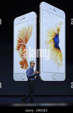 (150909) -- SAN FRANCISCO, 9 settembre 2015 () -- il CEO di Apple Tim Cook presenta i nuovi iPhone 6s e iPhone 6s Plus durante un evento Apple a San Francisco, negli Stati Uniti, il 9 settembre 2015. () U.S.-SAN FRANCISCO-APPLE-NEW PRODUCTS Xinhua PUBLICATIONxNOTxINxCHN 150909 San Francisco settembre 9 2015 il CEO di Apple Tim Cook presenta i nuovi iPhone 6s e iPhone 6s Plus durante l'evento Apple a San Francisco negli Stati Uniti IL 9 settembre 2015 Stati Uniti San Francisco Apple New Products XINHUA PUBLICATIONxNOTxINxCHN Foto Stock