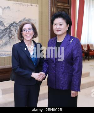 (151016) -- BEIJING, Oct. 16, 2015 -- Chinese Vice Premier Liu Yandong (R) meets with Governor Kate Brown of Oregon of the United States in Beijing, capital of China, Oct. 16, 2015. )(wjq) CHINA-BEIJING-LIU YANDONG-OREGON GOVERNOR-MEETING (CN) YaoxDawei PUBLICATIONxNOTxINxCHN   Beijing OCT 16 2015 Chinese Vice Premier Liu Yandong r Meets With Governor Kate Brown of Oregon of The United States in Beijing Capital of China OCT 16 2015 wjq China Beijing Liu Yandong Oregon Governor Meeting CN YaoxDawei PUBLICATIONxNOTxINxCHN Stock Photo