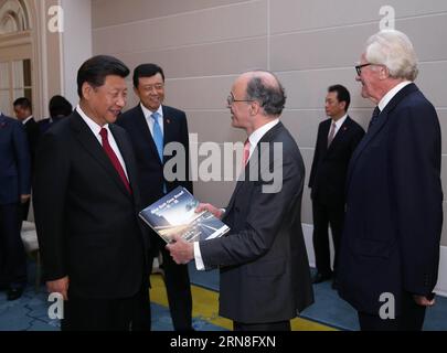 (151022) -- LONDON, Oct. 22, 2015 -- Chinese President Xi Jinping (L, front) meets with British friends including former Prime Minister Gordon Brown in London, Britain, Oct. 22, 2015. )(mcg) BRITAIN-LONDON-CHINA-XI JINPING-BRITISH FRIENDS-MEETING PangxXinglei PUBLICATIONxNOTxINxCHN   London OCT 22 2015 Chinese President Xi Jinping l Front Meets With British Friends including Former Prime Ministers Gordon Brown in London Britain OCT 22 2015 McG Britain London China Xi Jinping British Friends Meeting PangxXinglei PUBLICATIONxNOTxINxCHN Stock Photo