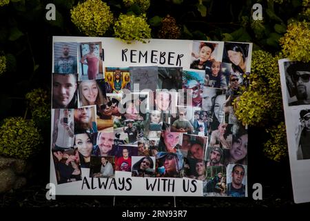 Bloomington, USA. 8 settembre 2016. BLOOMINGTON, INDIANA - 31 AGOSTO: I membri della comunità si riuniscono presso il tribunale della contea di Monroe per la giornata internazionale di sensibilizzazione sull'overdose il 31 agosto 2023. ( Credit: Jeremy Hogan/Alamy Live News Foto Stock