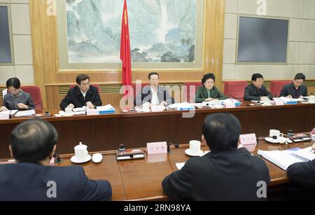 (151124) -- PECHINO, 24 novembre 2015 -- il vice Premier cinese Zhang Gaoli (3rd L, Rear) presiede un incontro sui Giochi Olimpici invernali del 2022 a Pechino, capitale della Cina, 24 novembre 2015. ) (Zkr) CHINA-ZHANG GAOLI-WINTER OLYMPICS-MEETING(CN) WangxYe PUBLICATIONxNOTxINxCHN 151124 Pechino Nov 24 2015 Chinese Vice Premier Zhang Gaoli 3rd l Rear Presid for a Meeting ON the 2022 Olympic Winter Games in Beijing Capital of China Nov 24 2015 CCR China Zhang Gaoli Winter Olympics Meeting CN WangXYe PUBLICATIONxNOTxINXINXCHN Foto Stock