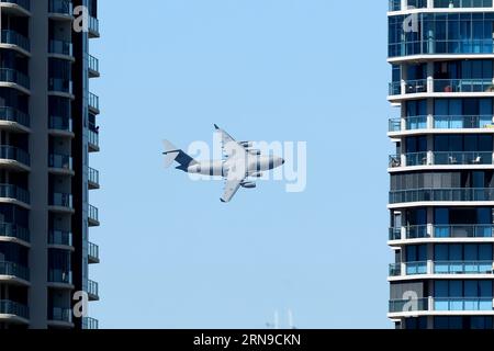 La Royal Australian Air Force, nota anche come RAAF Practice Flypast sulla città di Brisbane, Brisbane, Australia, 1 settembre 2023 (foto di Patrick Hoelscher/News Images) Foto Stock