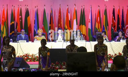 (151205) -- JOHANNESBURG, Dec. 5, 2015 -- Peng Liyuan (4th R rear), wife of Chinese President Xi Jinping, attends an anti-AIDS advocacy activity in Johannesburg, South Africa, Dec. 5, 2015. )(zkr) SOUTH AFRICA-CHINA-PENG LIYUAN-AIDS-ACTIVITY XiexHuanchi PUBLICATIONxNOTxINxCHN   151205 Johannesburg DEC 5 2015 Peng Liyuan 4th r Rear wife of Chinese President Xi Jinping Attends to Anti AIDS Advocacy Activity in Johannesburg South Africa DEC 5 2015 CCR South Africa China Peng Liyuan AIDS Activity XiexHuanchi PUBLICATIONxNOTxINxCHN Stock Photo