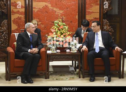 (151211) -- PECHINO, 11 dicembre 2015 -- il Premier cinese li Keqiang (R) incontra il presidente del Senato italiano Pietro grasso a Pechino, capitale della Cina, dicembre 11, 2015. ) (Yxb) CHINA-BEIJING-li KEQIANG-ITALY-PIETRO GRASSO-MEETING(CN) XiexHuanchi PUBLICATIONxNOTxINxCHN 151211 Beijing DEC 11 2015 Chinese Premier Left Keqiang r Meets with Italian Senate President Pietro grasso in Beijing Capital of China DEC 11 2015 yxb China Beijing Left Keqiang Italia Pietro grasso Meeting CN XiexHuanchi PUBLICATIONxNOTxINxCHN Foto Stock