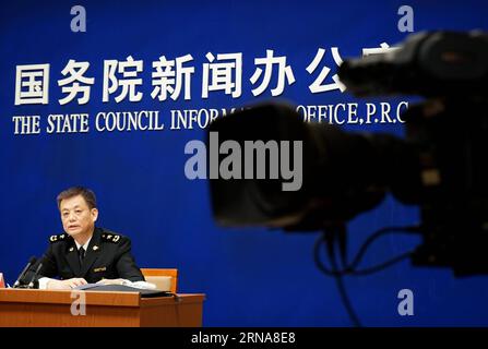 (160113) -- PECHINO, 13 gennaio 2016 -- Huang Songping, portavoce dell'Amministrazione generale delle dogane (GAC), parla a una conferenza stampa a Pechino, capitale della Cina, 13 gennaio 2016. I valori totali di esportazione e importazione della Cina nel 2015 sono diminuiti del 7 per cento su base annua a 24,59 trilioni di yuan, secondo i dati pubblicati da GAC mercoledì . ) (wf) CINA-PECHINO-GAC-CONFERENZA STAMPA (CN) ChenxJianli PUBLICATIONxNOTxINxCHN 160113 Pechino 13 gennaio 2016 Huang Songping portavoce dell'Amministrazione generale delle dogane GAC parla A una conferenza stampa a Pechino capitale cinese 13 gennaio 2016 Foto Stock