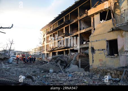 Themen der Woche Türkei: Anschlag auf Polizeistation in Cinar (160114) -- DIYARBAKIR, Jan. 14, 2016 -- Photo taken on Jan. 14, 2016 shows the blast site in Turkey s southeastern Diyarbakir Province. Five people were killed and 39 others wounded in a car bomb attack on a police station in Cinar, a town in Turkey s southeastern Diyarbakir Province, on late Wednesday. ) TURKEY-DIYARBAKIR-BLAST MeritxMacit PUBLICATIONxNOTxINxCHN   Topics the Week Turkey Stop on Police station in Cinar 160114 Diyarbakir Jan 14 2016 Photo Taken ON Jan 14 2016 Shows The Blast Site in Turkey S southeastern Diyarbakir Stock Photo