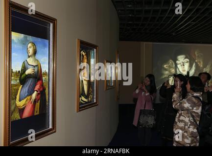(160123) -- PECHINO, 23 gennaio 2016 -- i visitatori scattano foto delle mostre nella zona interattiva della mostra d'arte Drifting Civilization a Pechino, capitale della Cina, il 23 gennaio 2016. La prima della World Art Cloud Atlas Series, denominata Drifting Civilization, si è tenuta nel China Mellennium Monument sabato. ) (msq) CHINA-BEIJING-ART EXHIBITION-CLOUD ATLAS (CN) LixFangyu PUBLICATIONxNOTxINxCHN 160123 Pechino 23 gennaio 2016 i visitatori scattano foto delle mostre ALLA Mostra d'arte della Drifting Civilization di Pechino capitale della Cina IL 23 gennaio 2016 la Premiere dell'Arte Mondiale Foto Stock