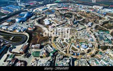 (160203) -- SHANGHAI, 3 febbraio 2016 () -- una foto aerea scattata il 3 febbraio 2016 mostra una vista panoramica di Shanghai Disneyland a Shanghai, nella Cina orientale. Shanghai Disneyland ha annunciato che inizierà a vendere i biglietti il 28 marzo di quest'anno. Disneyland offre sia biglietti regolari che di punta con prezzi regolari a 370 yuan (circa 56 dollari USA) e prezzi di picco a 499 yuan (circa 76 dollari USA). () (lfj) SHANGHAI-DISNEYLAND-BIGLIETTI (CN) Xinhua PUBLICATIONxNOTxINxCHN Shanghai 3 febbraio 2016 a foto aerea scattata IL 3 febbraio 2016 mostra una vista panoramica del Disneyland Shanghai a Shanghai EAS Foto Stock