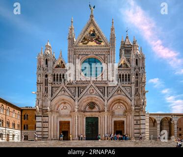 Siena, Italia - maggio 29 2018: La Cattedrale. La chiesa fu progettata e completata tra il 1215 e il 1263 e la sua dedicata all'assunzione di Maria. Foto Stock