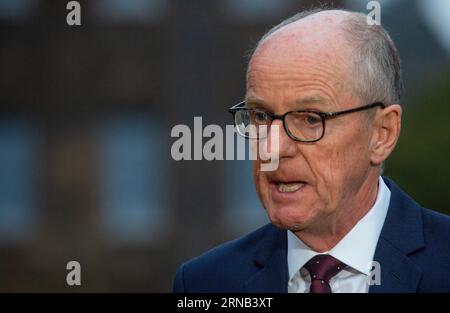 Londra, Inghilterra, Regno Unito. 1 settembre 2023. Il ministro delle scuole NICK GIBB è visto a Westminster mentre appare in TV a colazione spiegando la decisione di chiudere alcune scuole per preoccupazioni concrete non sicure. (Immagine di credito: © Tayfun salci/ZUMA Press Wire) SOLO USO EDITORIALE! Non per USO commerciale! Foto Stock