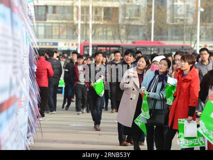(160219) -- SHIJIAZHUANG, 19 febbraio 2016 -- i laureati partecipano a una fiera del lavoro a Shijiazhuang, capitale della provincia di Hebei della Cina settentrionale, 19 febbraio 2016. Oltre 40, 000 posti di lavoro sono stati offerti durante la fiera del lavoro. ) (Wyl) CHINA-HEBEI-GRADUATES-JOB FAIR (CN) ZhuxXudong PUBLICATIONxNOTxINxCHN Shijiazhuang 19 febbraio 2016 i laureati partecipano a una Job Fair a Shijiazhuang capitale della provincia di Hebei del nord della Cina 19 febbraio 2016 sono stati offerti oltre 40 000 posti di lavoro durante la Job Fair Wyl China Hebei Graduates Job Fair CN ZhuxXudong PUBLICATIONxNOTxINxCHN Foto Stock