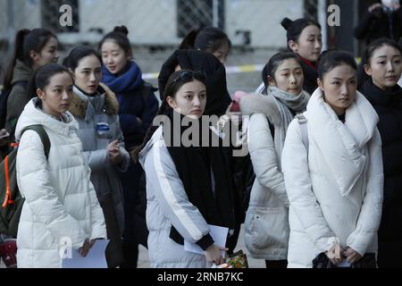 I candidati aspettano un secondo esame alla Beijing Film Academy di Pechino, capitale della Cina, 23 febbraio 2016. Un totale di 2.039 candidati hanno avuto il diritto di competere per 45 posizioni di ammissione alla School of Performance della Beijing Film Academy il 23 febbraio. ) (lfj) CHINA-BEIJING-FILM ACADEMY-REEXAMINATION (CN) ShenxBohan PUBLICATIONxNOTxINxCHN i candidati aspettano un secondo esame ALLA Beijing Film Academy di Pechino capitale della Cina 23 febbraio 2016 un totale di 2 039 candidati hanno avuto il diritto di competere per 45 POSIZIONI DI ammissione ALLA School of Performance della Beijing Film Academy IL 23 febbraio lfj chi Foto Stock