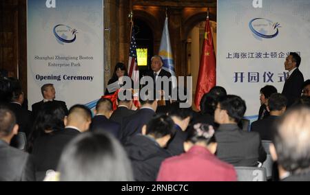 (160229) -- BOSTON, Feb. 29, 2016 -- Wang Zhigang (R Back), China s vice minister of science and technology, speaks during the opening ceremony of the Shanghai Zhangjiang Boston Enterprise Park in Boston, the United States, Feb. 26, 2016. The Shanghai-based Zhangjiang Hi-Tech Industrial Development Zone unveiled an enterprise park in Boston on Friday to promote the China-U.S. technological innovation. ) U.S.-BOSTON-SHANGHAI-ENTERPRISE PARK-UNVEILING CEREMONY GexXiangwen PUBLICATIONxNOTxINxCHN   Boston Feb 29 2016 Wang Zhigang r Back China S Vice Ministers of Science and Technology Speaks durin Stock Photo