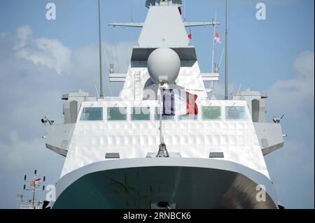 (160229) -- SINGAPORE, 29 febbraio 2016 -- foto scattata il 29 febbraio 2016 mostra la fregata multimissione Provence della Marina francese ancorata alla base navale Changi di Singapore. La fregata multimissione della Marina francese Provence si aprì ai media mentre era ormeggiata alla base navale Changi di Singapore lunedì durante il suo primo viaggio di prova. ) SINGAPORE-FRANCIA-MARINA-PROVENZA ThenxChihxWey PUBLICATIONxNOTxINxCHN Singapore febbraio 29 2016 la foto scattata IL 29 2016 febbraio mostra la Multi Mission Frigate Provence della Marina francese ancorata ALLA base navale Changi di Singapore la Multi Mission Frigate Provence della Marina francese ha aperto ai media Foto Stock