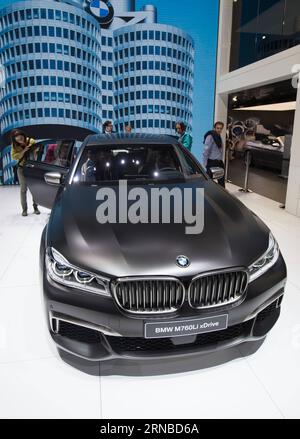 (160301) -- GINEVRA, 1° marzo 2016 -- la nuova BMW M760LixDrive si presenta al primo press day del 86° Salone Internazionale dell'automobile a Ginevra, Svizzera, 1° marzo 2016. Quest'anno il Salone dell'automobile di Ginevra ospiterà circa 200 espositori provenienti da 30 paesi diversi. ) SVIZZERA-GINEVRA-MOTOR SHOW-NEW CARS XuxJinquan PUBLICATIONxNOTxINxCHN Ginevra 1 marzo 2016 la nuova BMW IS Lakes ALLA prima Press Day del 86° Salone Internazionale del motore a Ginevra Svizzera 1 marzo 2016 quest'anno Il Salone del motore a Ginevra ospiterà circa 200 espositori provenienti da 30 paesi diversi Svizzera Geneva Engine mostra N Foto Stock