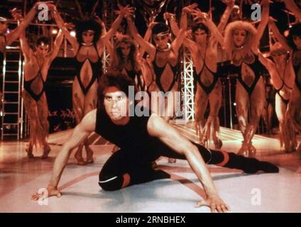 STAYING ALIVE 1983 Paramount Pictures con John Travolta Foto Stock
