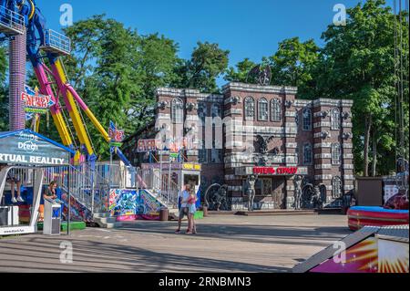 Luna Park della città di divertimento di Odessa, Ucraina Foto Stock