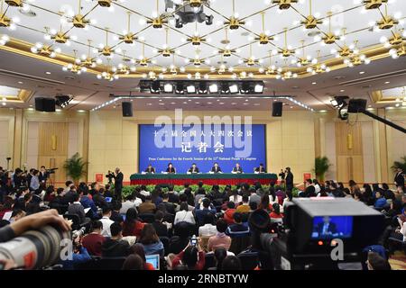 (160312) -- PECHINO, 12 marzo 2016 -- Una conferenza stampa sulla riforma delle imprese statali si tiene a margine della quarta sessione del 12° Congresso Nazionale del popolo a Pechino, capitale della Cina, 12 marzo 2016. )(mcg) (DUE SESSIONI)CINA-PECHINO-CONFERENZA STAMPA-RIFORMA DELLE IMPRESE DI PROPRIETÀ STATALE (CN) LixXin PUBLICATIONxNOTxINxCHN 160312 Pechino 12 marzo 2016 una conferenza stampa SULLA riforma delle imprese di proprietà statale È eroe SULLA linea guida della quarta sessione del XII Congresso nazionale delle celebrità a Pechino capitale cinese 12 marzo 2016 mcg Two sessioni China BE Foto Stock