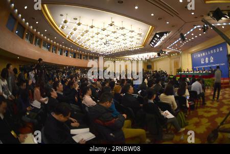(160312) -- PECHINO, 12 marzo 2016 -- Una conferenza stampa sulla riforma delle imprese statali si tiene a margine della quarta sessione del 12° Congresso Nazionale del popolo a Pechino, capitale della Cina, 12 marzo 2016. )(mcg) (DUE SESSIONI)CINA-PECHINO-CONFERENZA STAMPA-RIFORMA DELLE IMPRESE DI PROPRIETÀ STATALE (CN) ZhaoxYingquan PUBLICATIONxNOTxINxCHN 160312 Pechino 12 marzo 2016 una conferenza stampa SULLA riforma delle imprese di proprietà statale È eroe SULLA linea guida della quarta sessione del XII Congresso nazionale delle celebrità a Pechino capitale cinese 12 marzo 2016 mcg Two sessioni C Foto Stock