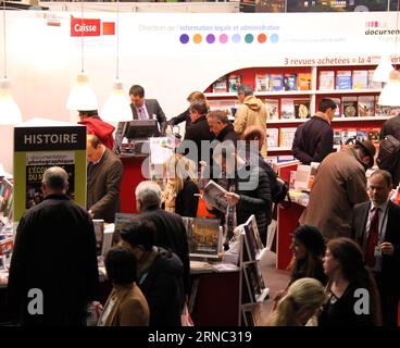 (160320) -- PARIGI, 20 marzo 2016 -- foto scattata il 19 marzo 2016 mostra la Fiera Internazionale del Libro del Salon du Livre 2016 tenutasi al centro espositivo porte de Versailles a Parigi, in Francia. La Fiera del Libro durerà fino al 20 marzo. ) FRANCE-PARIS-BOOK FRIR ZhengxBin PUBLICATIONxNOTxINxCHN Parigi 20 marzo 2016 la foto scattata IL 19 marzo 2016 mostra il Salon You livre 2016 Fiera Internazionale del Libro eroe AL centro espositivo porte de Versailles a Parigi Francia la Fiera del Libro caricherà fino al 20 marzo Francia Paris Book ZhengxBin PUBLICATIONxNOTxINCHN Foto Stock