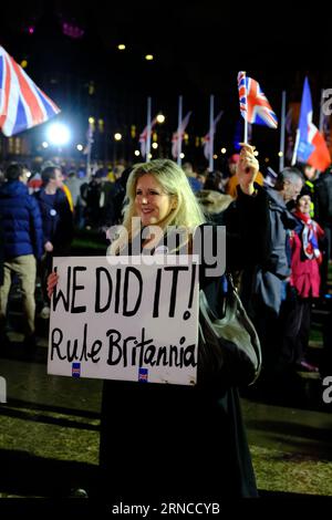 Parliament Square Garden, Londra, Regno Unito. 31 gennaio 2020. Attivisti e sostenitori celebrano l'uscita del Regno Unito dall'Unione europea. Foto Stock