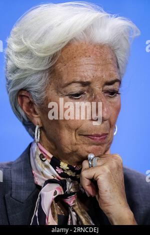 (160405) -- BERLINO, 5 aprile 2016 -- Christine Lagarde, Amministratore delegato del Fondo monetario internazionale, partecipa a una conferenza stampa congiunta a Berlino, in Germania, il 5 aprile 2016. I leader di diverse organizzazioni economiche internazionali hanno invitato i governi a intraprendere azioni decisive per rafforzare le riforme e stimolare la crescita in occasione di un incontro organizzato dal cancelliere tedesco Angela Merkel a Berlino martedì. ) GERMANIA-BERLINO-ORGANIZZAZIONI INTERNAZIONALI-AZIONE DI CRESCITA DECISIVA Zhangxfan PUBLICATIONxNOTxINxCHN Berlino 5 aprile 2016 partecipa Christine Lagarde Amministratore delegato del Fondo monetario internazionale Foto Stock