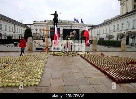 (160410) -- WARSAW, April 10, 2016 -- The photo taken on April 10, 2016 shows memorial flowers, candles and portraits in front of the presidential office in Warsaw, capital of Poland. Poland marked on Sunday the sixth anniversary of the plane crash in which 96 Polish people, including the then-Polish President Lech Kaczynski, were killed. )(dh) POLAND-WARSAW-PLANE CRASH-ANNIVERSARY HanxMei PUBLICATIONxNOTxINxCHN   160410 Warsaw April 10 2016 The Photo Taken ON April 10 2016 Shows Memorial Flowers Candles and Portraits in Front of The Presidential Office in Warsaw Capital of Poland Poland marke Stock Photo