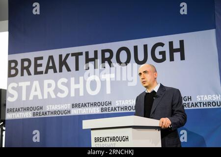 Stephen Hawking präsentiert neues Projekt Breakthrough Starshot (160412) -- NEW YORK, April 12, 2016 -- Russian billionaire Yuri Milner speaks at the StarShot project press conference at One World Observatory in New York, the United States, April 12, 2016. British astrophysicist Stephen Hawking announced here Tuesday he is teaming up with Russian billionaire Yuri Milner and a group of scientists for a new Starshot space exploration program, which will build tiny spacecraft called nanocraft capable of reaching the Alpha Centauri star system in approximately 20 years after launch. ) U.S.-NEW YOR Stock Photo