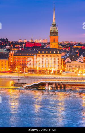 Stoccolma, Svezia. Tramonto su Gamla Stan e sul lago Malaren, famosa capitale nordica del centro. Foto Stock