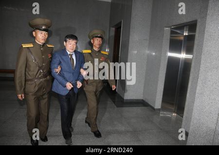 Themen der Woche Bilder des Tages Nordkorea: US-Südkoreaner verurteilt (160429) -- PYONGYANG, April 29, 2016 -- Kim Dong-chul (C) is escorted to the Supreme Court in Pyongyang, the Democratic People s Republic of Korea (DPRK), April 29, 2016. The Supreme Court of the DPRK on Friday sentenced the South Korea-born U.S. citizen to 10 years of hard labor for subversion of the DPRK social system and espionage activities. ) DPRK-PYONGYANG-S.KOREA BORN AMERICAN-SENTENCE GuoxYina PUBLICATIONxNOTxINxCHN   Topics the Week Images the Day North Korea U.S. South Koreans convicted 160429 Pyongyang April 29 Stock Photo