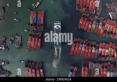 NANNING, maggio -- la foto scattata il 18 maggio 2016 mostra una nave in partenza dal porto internazionale della città di Beihai, nella regione autonoma del Guangxi Zhuang nel sud della Cina. Fondata nel 2006, la zona economica del Golfo di Beibu comprende sei città: Nanning, Beihai, Qinzhou, Fangchenggang, Yulin e Chongzuo. Dopo dieci anni di sviluppo, il valore totale della produzione di Nanning, Beihai, Qinzhou e Fangchenggang è salito a 586,7 miliardi di yuan (circa 89,47 miliardi di dollari USA) nel 2015 e il valore totale per l'importazione e l'esportazione è aumentato a 24,1 miliardi di dollari. (ZWX) CINA-GUANGXI-BEIBU ZONA ECONOMICA DEL GOLFO (CN) Foto Stock