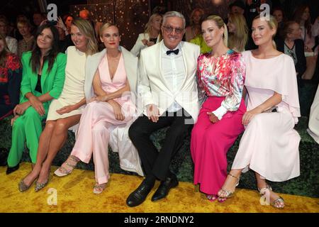 Bettina Zimmermann, Prinzessin Lilly zu Sayn Wittgenstein, Diane Kruger, Helmut Schlotterer, Lady Amelia e Lady Eliza Spencer durante il Marc Cain 5 Foto Stock
